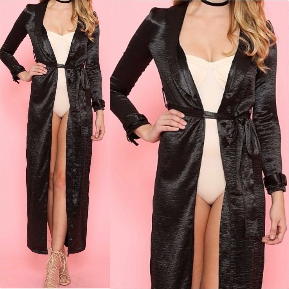 CHIC BLACK SATIN DUSTER - Picture 3 of 3